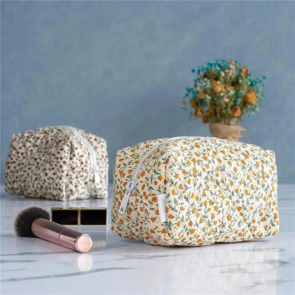 Travel Storage Bag Trendy Floral Printed Cosmetic Bag Stylish Travel Skincare Organizer with Smooth Zipper Easy Access Portable