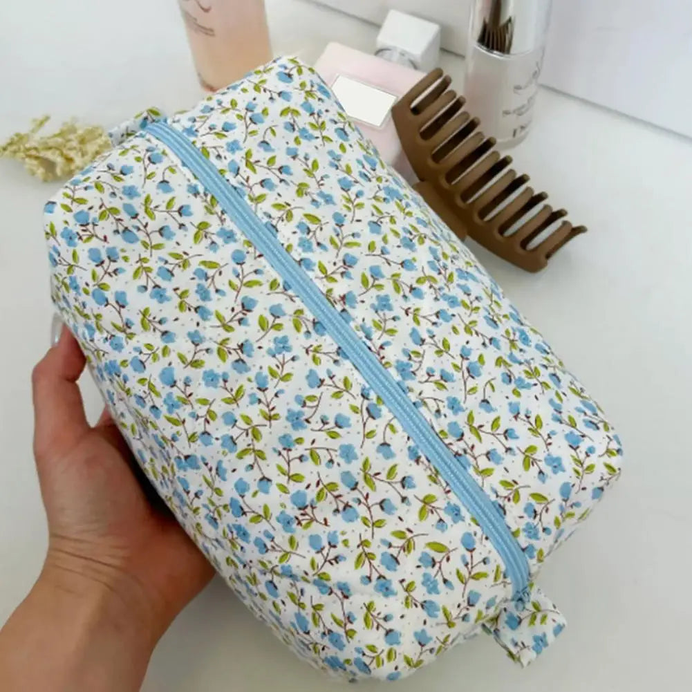 Travel Storage Bag Trendy Floral Printed Cosmetic Bag Stylish Travel Skincare Organizer with Smooth Zipper Easy Access Portable